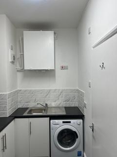 Studio to rent, Bewsey Street, Warrington WA2