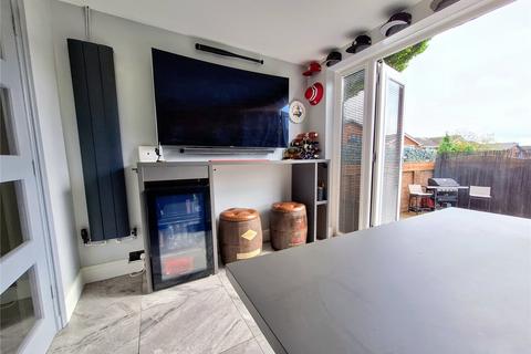 31 Amberwood, Chadderton, Oldham, OL9 9SG