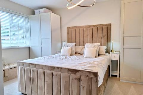 31 Amberwood, Chadderton, Oldham, OL9 9SG