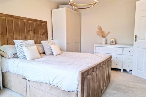 31 Amberwood, Chadderton, Oldham, OL9 9SG