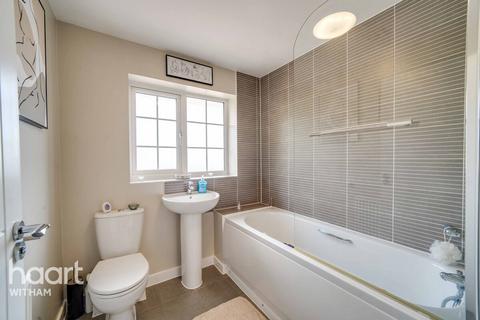 19 Clare Drive, Silver End, Witham, CM8 3GE