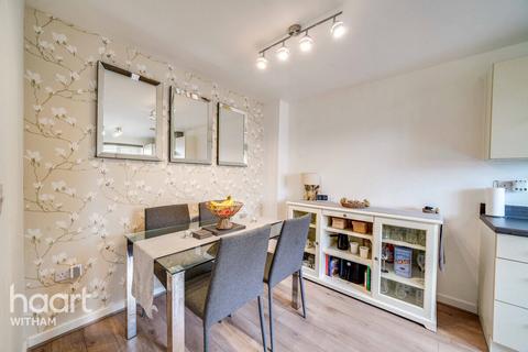 19 Clare Drive, Silver End, Witham, CM8 3GE