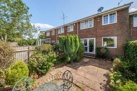 6 Oaklands, Haslemere, GU27 3RD