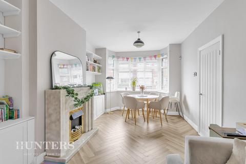 10 Werneth Crescent, Oldham, OL8 4LT