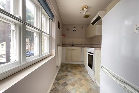 2 bedroom apartment for sale, Strawberry Court, Scarborough