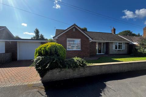 2 bedroom detached bungalow for sale, Hornbeam Drive, Cottingham