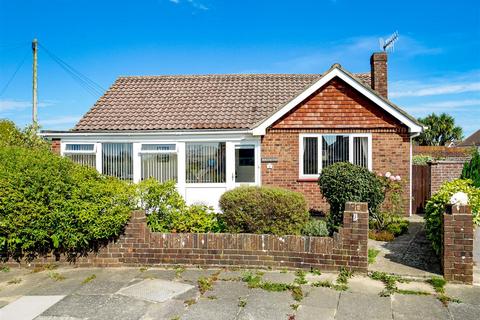 2 bedroom detached bungalow for sale, St. Marys Way, Littlehampton BN17