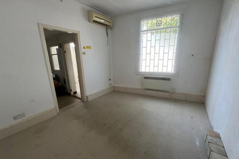 Office to rent, Sutton SM1