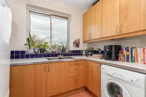 2 bedroom flat for sale, Albert Street, London NW1