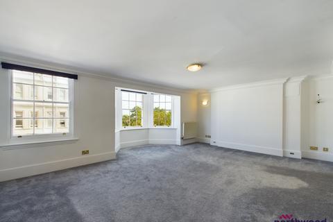 2 bedroom flat to rent, Silverdale Road, Lower Meads, Eastbourne, BN20