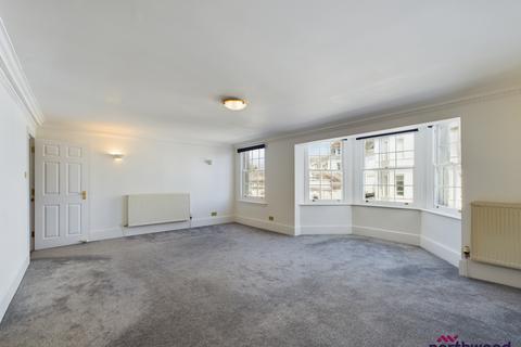 2 bedroom flat to rent, Silverdale Road, Lower Meads, Eastbourne, BN20