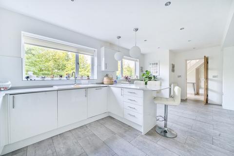 Braeburn Grove Road, Godalming, GU7 1RE