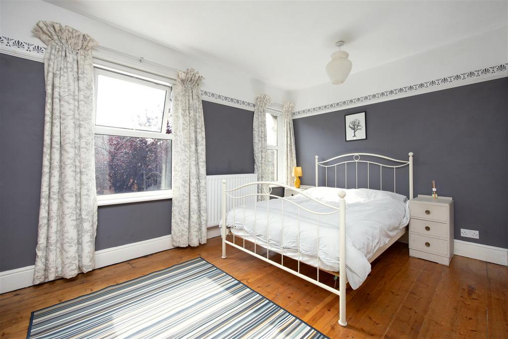 36 Drynham Road Trowbridge BA14 0 PE (18).jpg