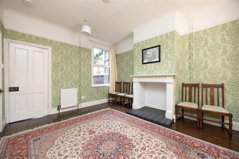 36 Drynham Road, Trowbridge, BA14 0PE