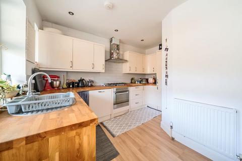 2 bedroom flat for sale, Surbiton,  Surrey,  KT6