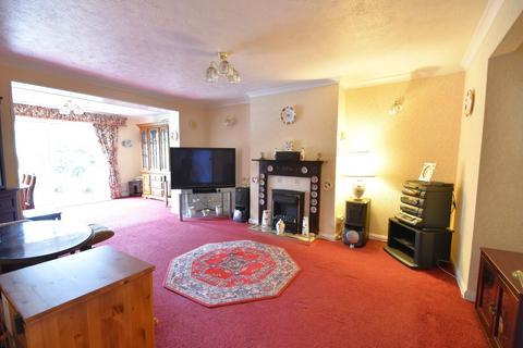 2 bedroom bungalow for sale, Horley, Surrey, RH6