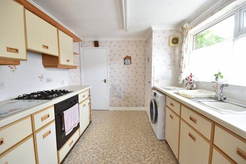 2 bedroom bungalow for sale, Horley, Surrey, RH6