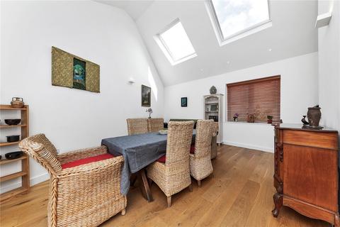 18 Nursery Walk, Cambridge, CB4 3PR