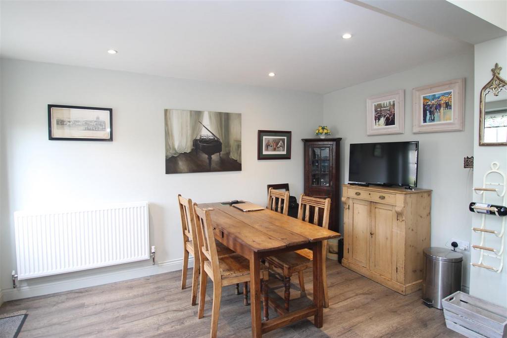 Dining area.JPG