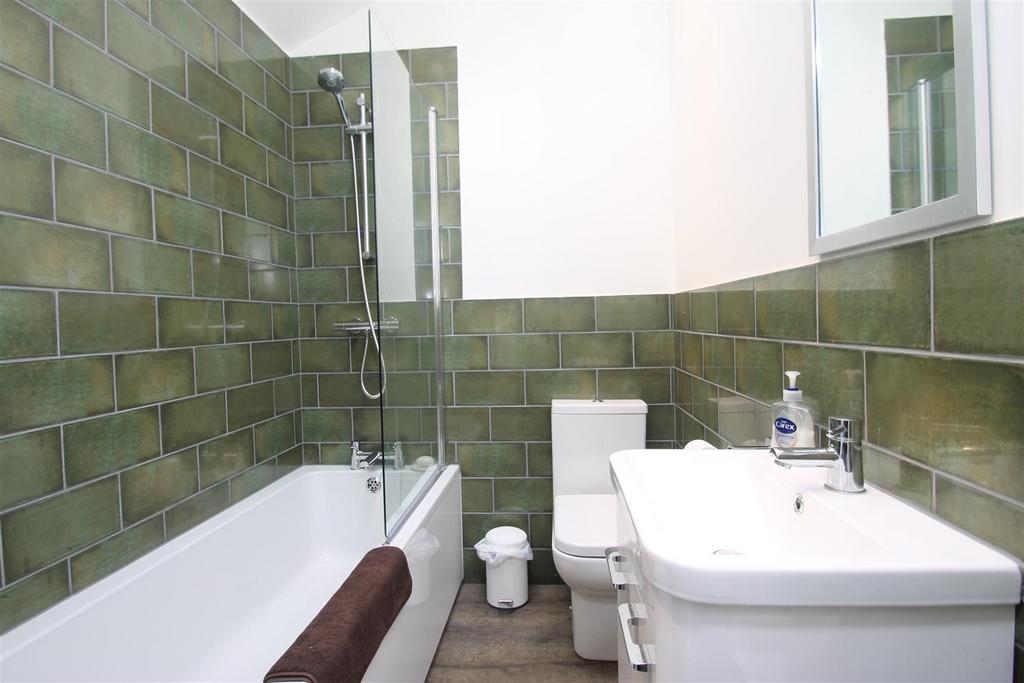 Bathroom.JPG