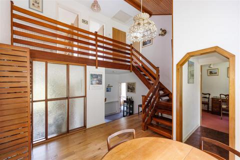 1 Beech Cliffe, Warwick, CV34 5HY