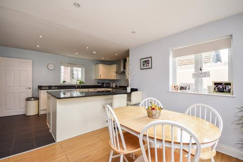 3 bedroom semi-detached house for sale, Rugby Road, Dover, CT17