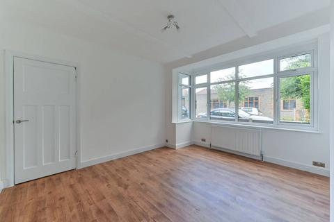 3 bedroom terraced house to rent, Hatch Road, Norbury, London, SW16