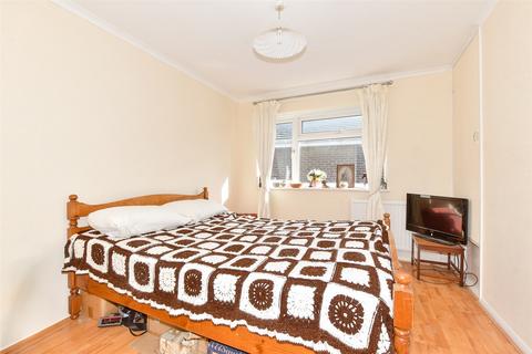 48 Grebe Crescent, Hythe, CT21 6QW