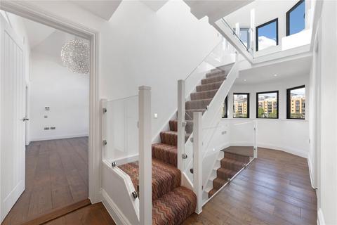 undefined, Mews Street, London, E1W