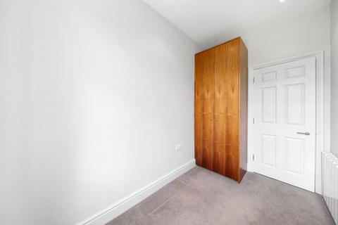 Flat 3, 10 Oak Park, Sheffield, S10 5DE