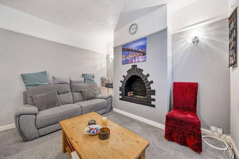 2 bedroom flat for sale, Grange Road, Thornton Heath, London, SE25