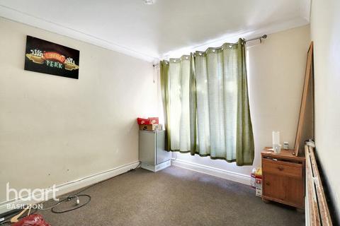 61 Clayburn Circle, Basildon, SS14 1PX