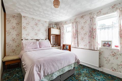9 Kent Road, Longfield, DA3 7QR