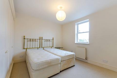 2 bedroom flat to rent, Kingston Road, South Wimbledon, London, SW19