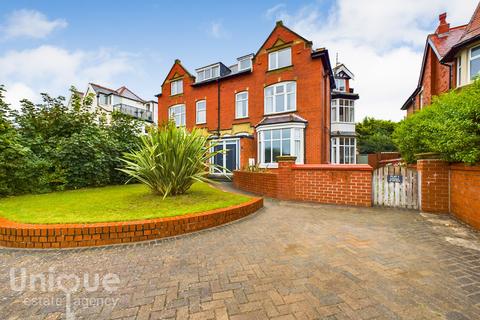 2 bedroom apartment for sale, 469 Clifton Drive North,  Lytham St. Annes, FY8