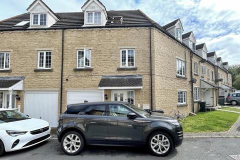 3 bedroom townhouse for sale, Pippin Court, Halifax HX2