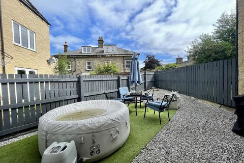 3 bedroom townhouse for sale, Pippin Court, Halifax HX2