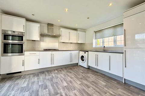 3 bedroom townhouse for sale, Pippin Court, Halifax HX2