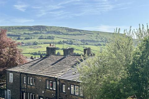 3 bedroom townhouse for sale, Pippin Court, Halifax HX2