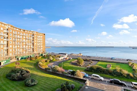 3 bedroom flat for sale, The Gateway, Dover, CT16