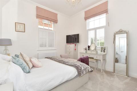 2 bedroom ground floor flat for sale, Clocktower Drive, Marine Gate, Southsea, Hampshire