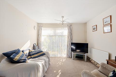 3 bedroom end of terrace house for sale, Kenia Walk, Gravesend DA12