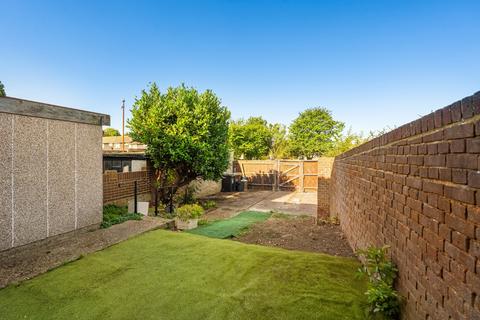 29 Kenia Walk, Gravesend, DA12 4HN