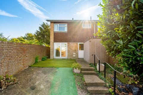 29 Kenia Walk, Gravesend, DA12 4HN