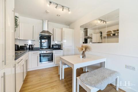 1 bedroom apartment for sale, Firwood Lane, Romford