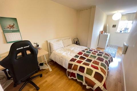 2 bedroom apartment to rent, 133 Axminster Road, London N7