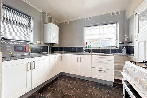 3 bedroom terraced house to rent, College Road, Birmingham B44