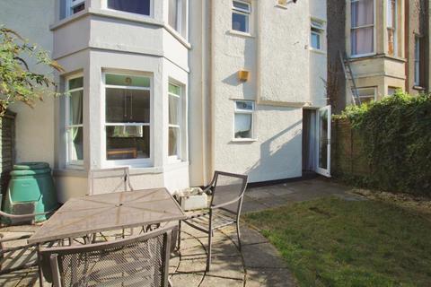 2 bedroom flat to rent, Cotham Vale, Bristol BS6