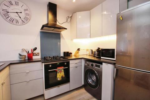 2 bedroom flat to rent, Cotham Vale, Bristol BS6