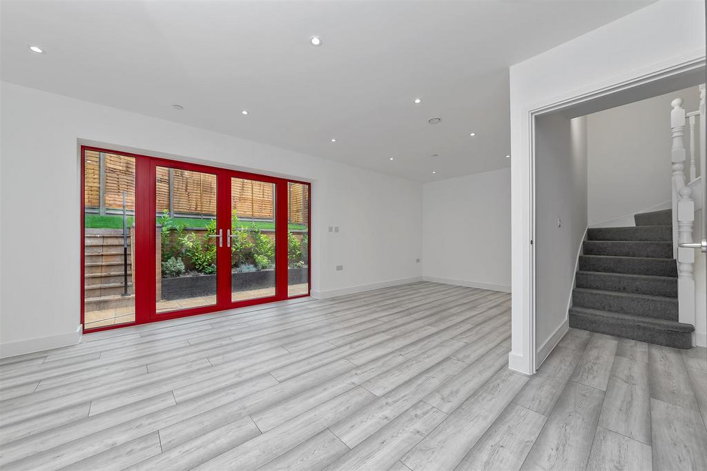 107 The Hill(Left Property)-20.jpg